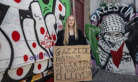 ABD'li Aktivist Cassandra McLaughlin'dan Gazze'ye Destek Eylemi