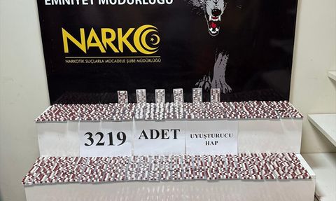 Adana'da Uyuşturucu Hap Operasyonu: 3 Bin 219 Hap Ele Geçirildi