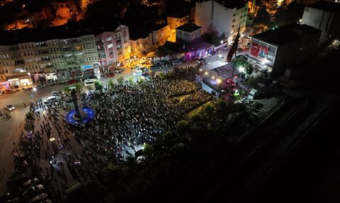 Alaçam Yaz Festivali'nde Öykü Gürman Coşkusu