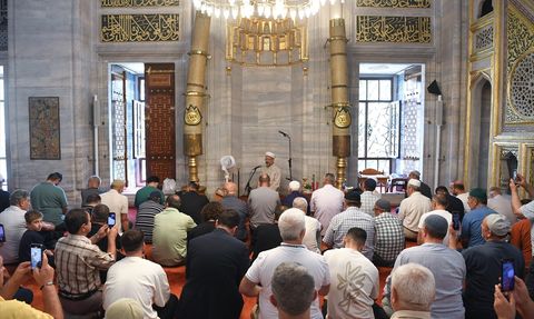 Ali Erbaş, İstanbul Yeni Cami'de Namaz Kıldırdı