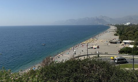Antalya'da Yüksek Nem ve Sıcaklık Rahatsızlık Yarattı
