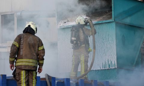 Arnavutköy'de Fabrikada Çıkan Yangın Kontrol Altına Alındı