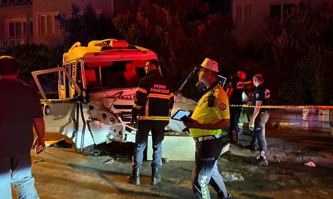 Aydın'da Minibüs ve Otomobil Çarpıştı: 11 Yaralı
