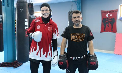 Ayşe Kaplan, Dünya Kick Boks Şampiyonası İçin Hazırlanıyor