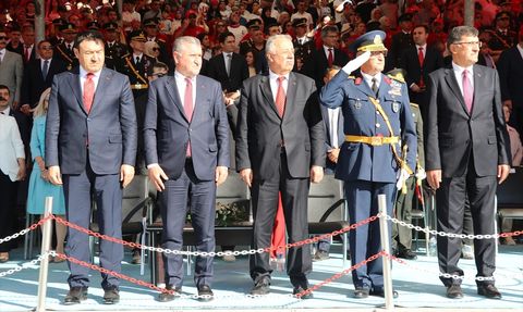 Bakan Bak, Kütahya’da Zafer Bayramı'nı Kutladı