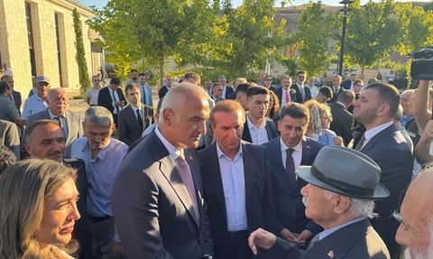 Bakan Ersoy Tunceli'de Sorpiyan Hasan Hüseyin Cem ve Kültür Evi’ni Ziyaret Etti