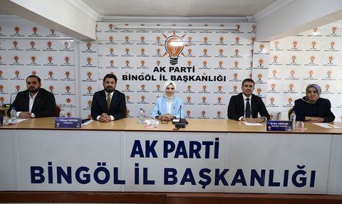 Bakan Göktaş Evlenecek Gençlere Destek Verdi