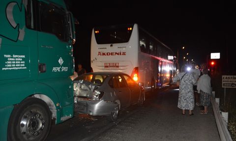 Balıkesir'de Zincirleme Trafik Kazası: 1 Kişi Hayatını Kaybetti