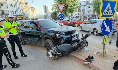 Bursa'da Motosiklet ve Cip Çarpıştı: 2 Yaralı