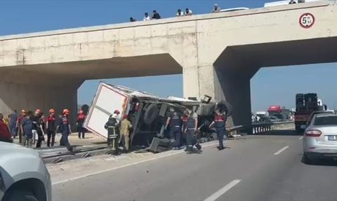 Bursa'da Trafik Kazası: Kamyon Sürücüsü Hayatını Kaybetti