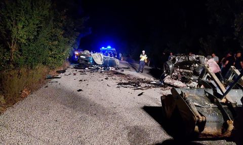 Çanakkale'de Feci Kaza: 6 Kişi Hayatını Kaybetti