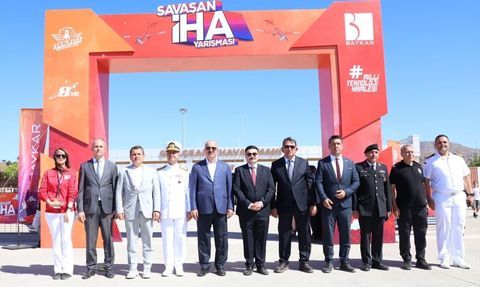Çanakkale Valisi Toraman, TEKNOFEST Savaşan İHA Yarışması'nı Ziyaret Etti