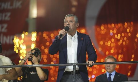 CHP Lideri Özgür Özel Beyoğlu'nda Konuştu
