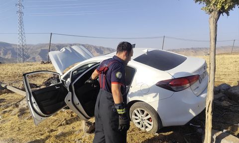 Cizre'de Şarampole Devrilen Araçta 3 Yaralı