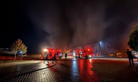 Çorum'da Tekstil Fabrikasında Yangın Çıktı