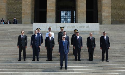 Cumhurbaşkanı Erdoğan ve YAŞ'dan Anıtkabir Ziyareti