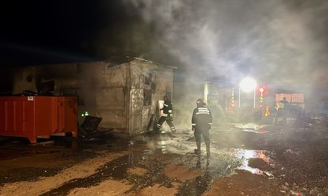 Dilovası'ndaki Mermerit Tezgah Atölyesinde Yangın Çıktı