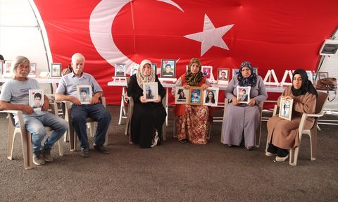 Diyarbakırlı Annelerin Evlat Nöbeti Devam Ediyor