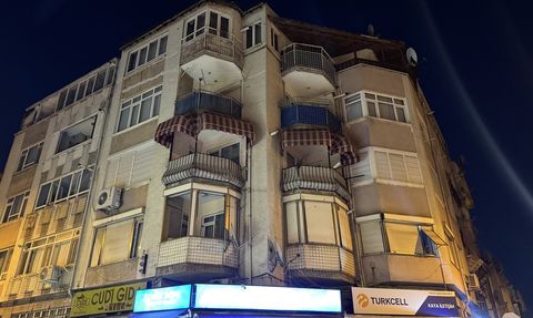 Edirne'de Hasarlı Apartman Boşaltıldı