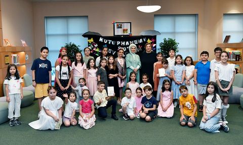 Emine Erdoğan ve Gürcistan Cumhurbaşkanı Eşinin Kütüphane Ziyareti