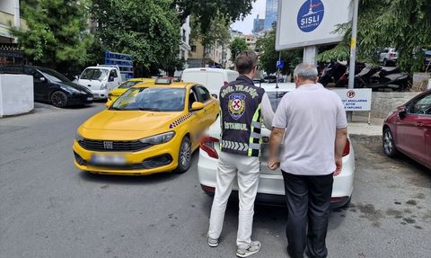Fatih'te Yolcu Seçen Taksi Sürücüsüne Ağır Ceza