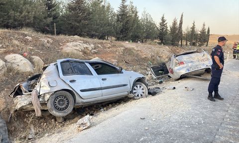 Gaziantep'te Otomobil Kazası: 3 Ölü, 3 Yaralı