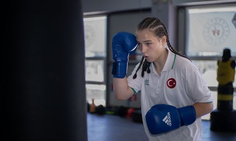 Genç Boksör Fatma Belinay Ergin Avrupa Şampiyonası'na Hazırlanıyor
