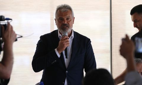 Hatay Stadyumu'nda Yenileme Çalışmaları Devam Ediyor