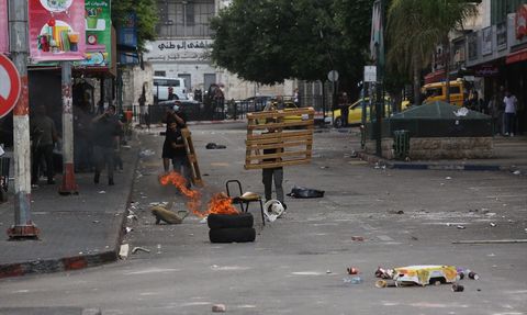 İsrail Nablus'ta Baskın Düzenledi