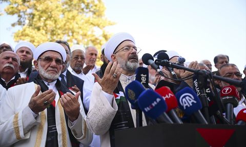 İstanbul'da 'İslami ve İnsani Bir Sorumluluk: Gazze' Konferansı Başladı