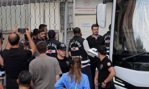 İstanbul'daki Suç Örgütü Operasyonunda 25 Zanlı Adliyeye Sevk Edildi