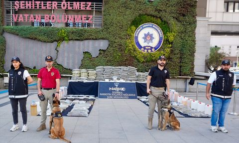İstanbul Narkotik Operasyonlarında 20 Şüpheli Tutuklandı