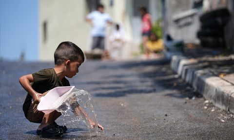 İzmir'de Su Borusu Patladı, Mahalle Sakinleri Tepkili