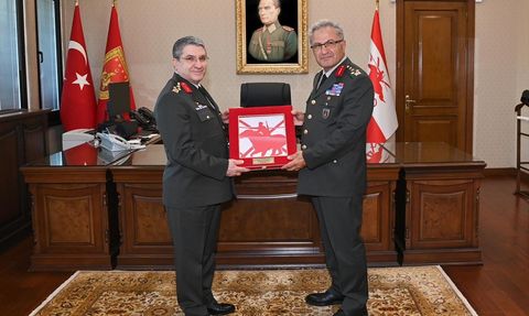 Kara Kuvvetleri Komutanlığı'nda Devir-Teslim Töreni