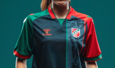 Karşıyaka'dan Anlamlı Forma Tanıtımı