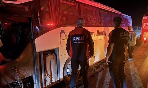 Kayseri'de Yolcu Otobüsü Kazası: 1 Ölü, 13 Yaralı