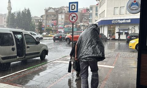 Kırklareli'nde Şiddetli Sağanak Yağış Yaşamı Olumsuz Etkiledi