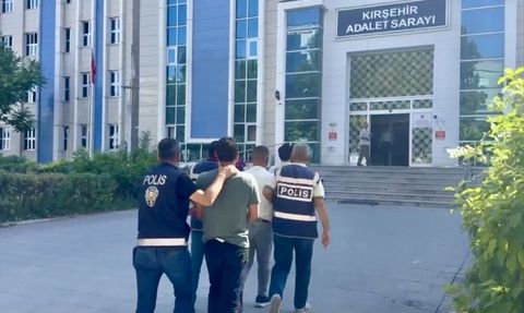 Kırşehir'de Emekli Kadını Dolandıran 3 Kişi Tutuklandı