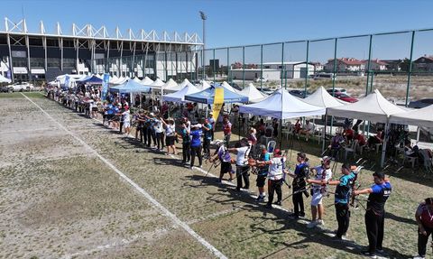 Konya'da 561 Sporcunun Katıldığı İller Arası Okçuluk Turnuvası Gerçekleşti