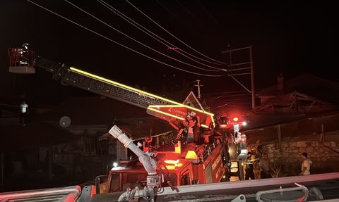 Kütahya'da Köyde Yangın: 4 Ev Kullanılamaz Hale Geldi