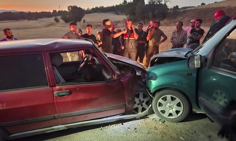 Kütahya'da Trafik Kazası: 2 Kişi Hayatını Kaybetti