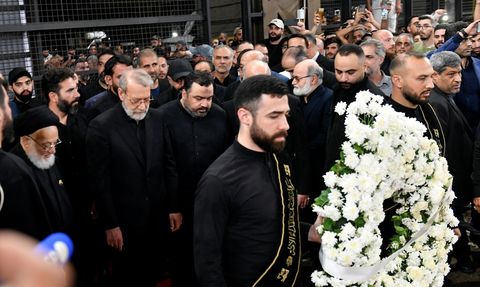 Laricani'den Hizbullah'a Destek Mesajı