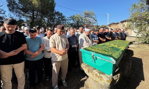 Manisa'da Cami Mihrap Tacının Düşmesi Sonucu 1 Ölü, 1 Yaralı