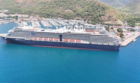 Marmaris'te Hollanda Bayraklı Kruvaziyer Oosterdam