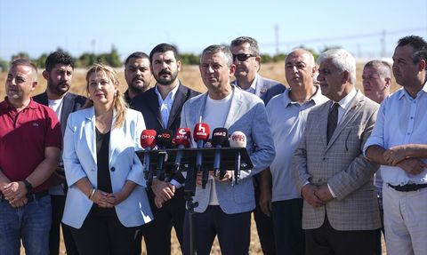 Özgür Özel'den Ekrem İmamoğlu'na Destek Ziyareti