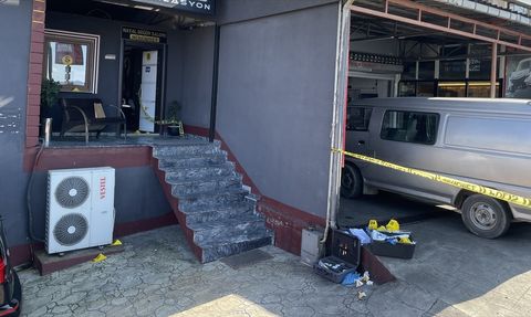 Rize'de Düğün Salonu İçerisinde Silahlı Kavga