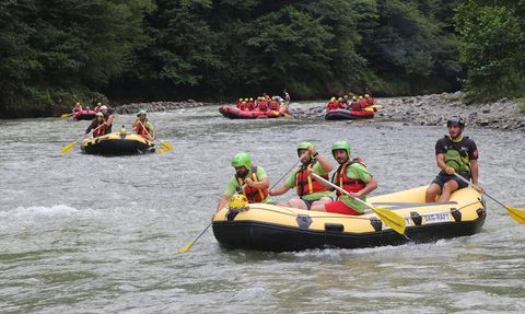 Rize'de Rafting Keyfi: Fırtına Deresi'nde Macera