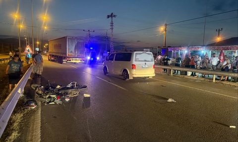 Samsun'da Motosiklet ve Elektrikli Bisiklet Çarpıştı