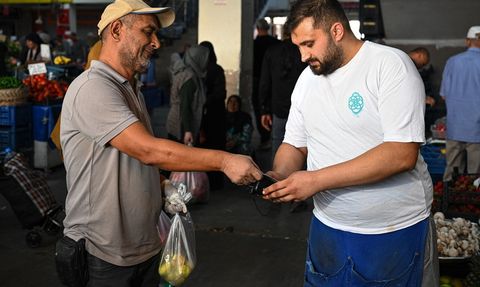 Semt Pazarlarında Kredi Kartı Çağı Başlıyor