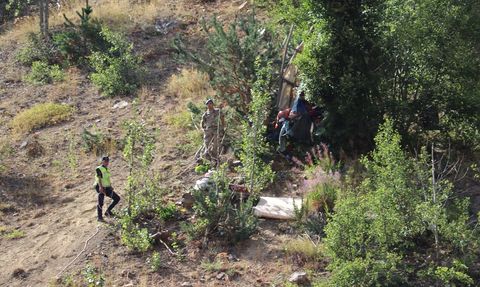 Sivas'ta Fındık İşçilerini Taşıyan Minibüs Uçuruma Yuvarlandı